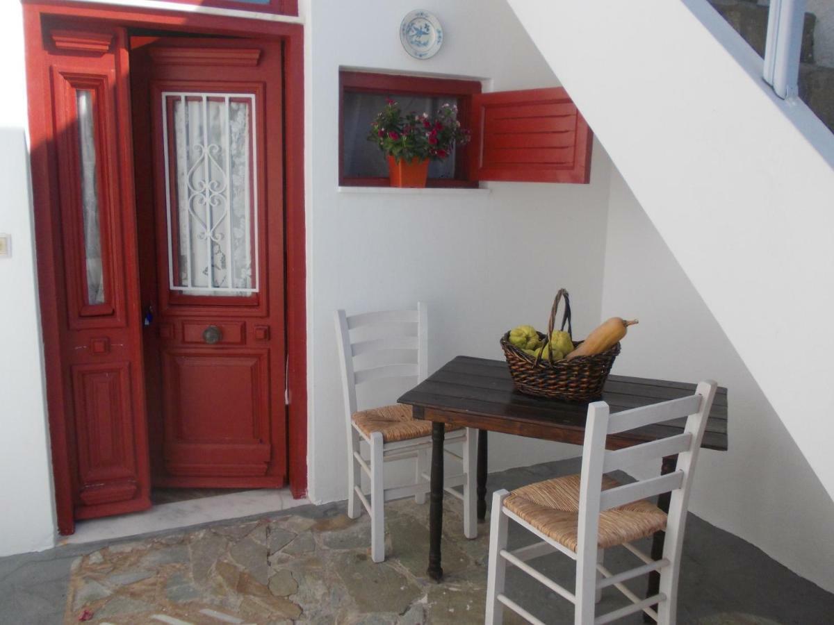 Nyfes Traditional Boutique Faltaina Skyros Esterno foto