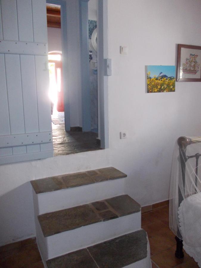 Nyfes Traditional Boutique Faltaina Skyros Esterno foto